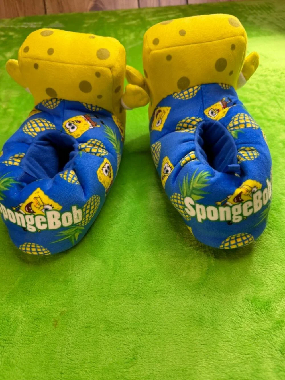 SpongeBob SquarePants 3D Plush Slippers Kids Sz 2-3 Blue Pineapple